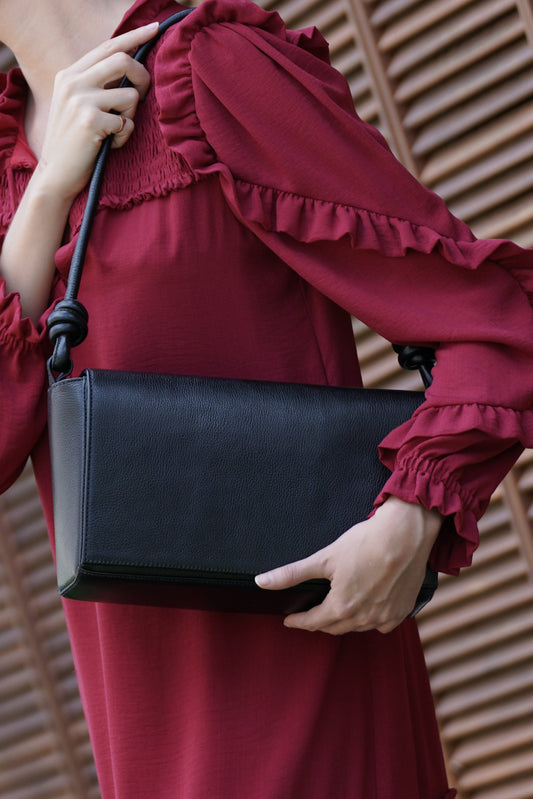 Bolsa Clássica - Couro Liso Preta